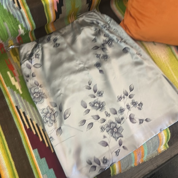 Nwo Emanuel Ungaro Vintage GORGEOUS All Silk Skirt Sz 12-46 - Picture 3 of 14